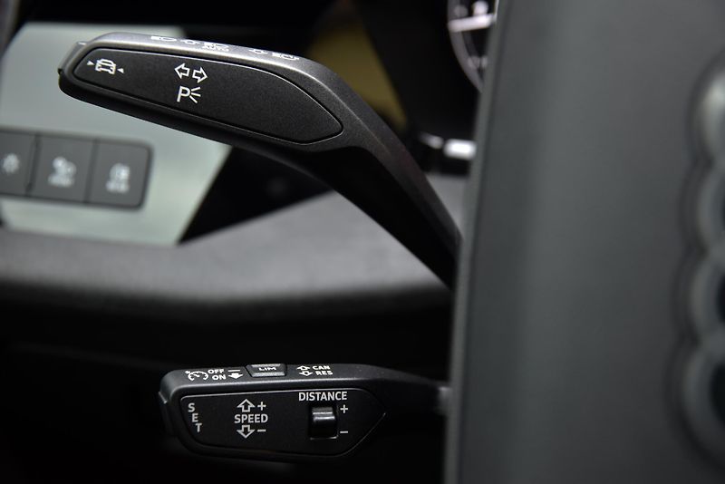Audi RS 3 2.5 TFSi 294 kW /// REZERVACE  - fotka 21 z 51