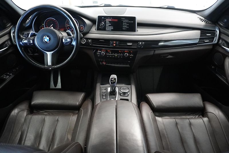 BMW X5 (2015) M50D SUV XDRIVE STEPTRONIC - fotka 20 z 42