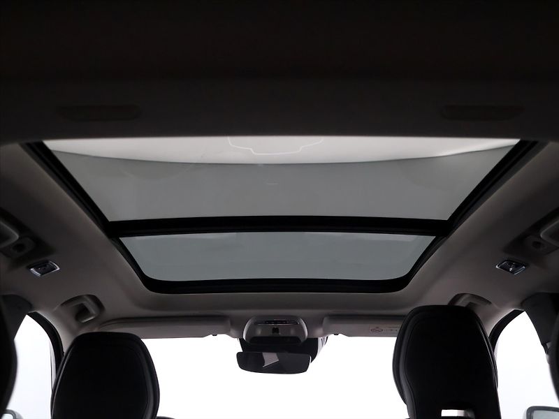 Volvo XC90 2,0 D5 173kW Inscription 4x4 D - fotka 35 z 43