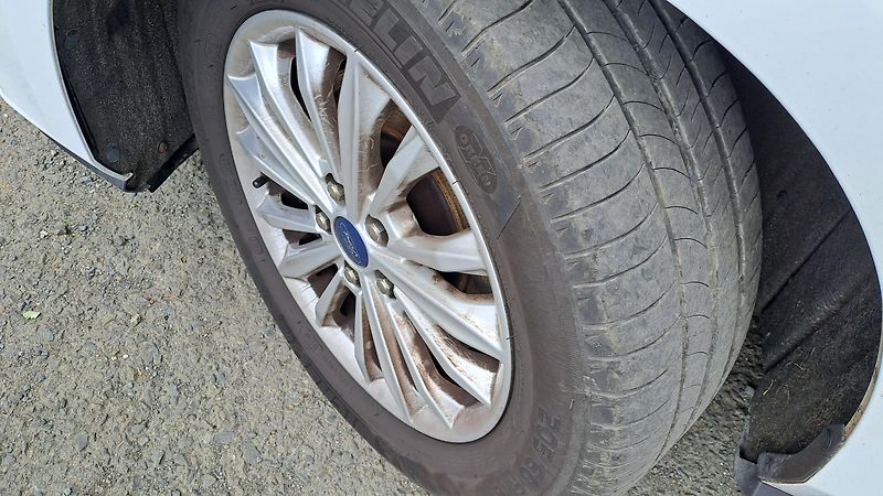 Ford Focus 1.5 EcoBlue Titanium Automat - fotka 17 z 27