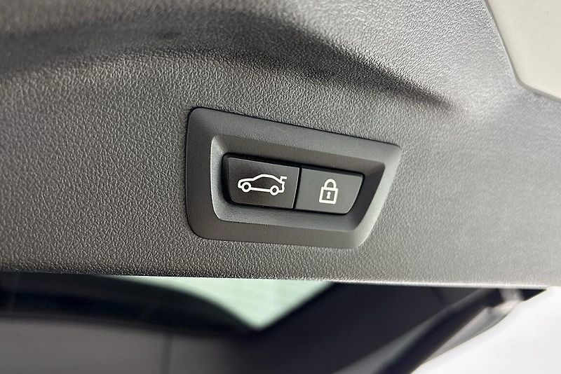 BMW X7 xDrive40i - fotka 12 z 29