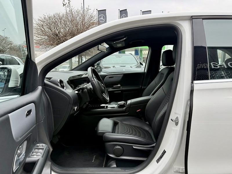 Mercedes-Benz Třídy B (2020) 180 d - fotka 24 z 36