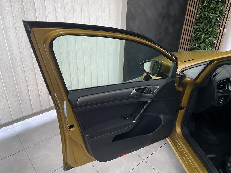 Volkswagen Golf 1.4 TSi ČR LED SERVISKA  - fotka 19 z 27