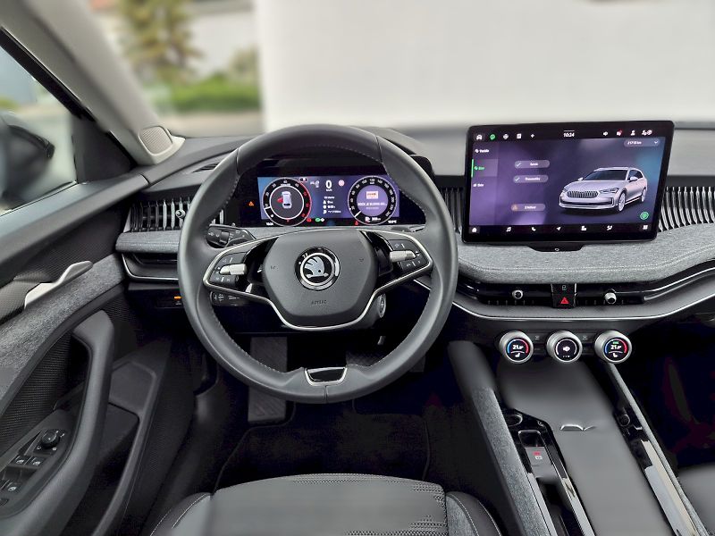 Škoda Superb (2024) Selection 2.0 TDI 110 kW 7°DSG - fotka 21 z 33