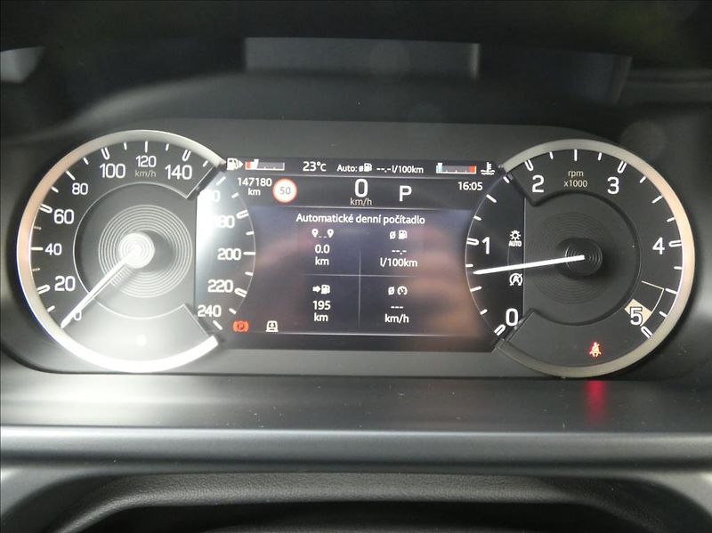 Land Rover Defender 3,0 D300 110 SE,1.maj,ČR,DPH - fotka 20 z 35