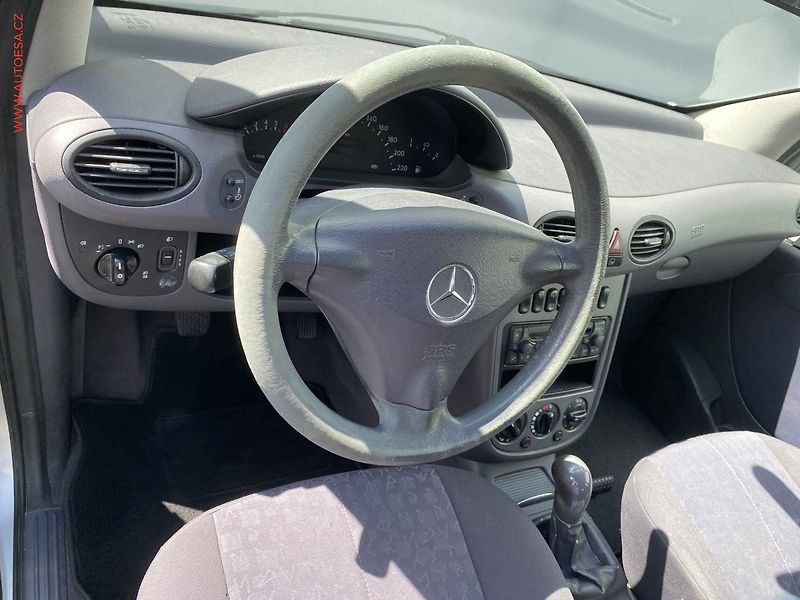 Mercedes-Benz Třídy A (2003) 1.4i 140, AC - fotka 11 z 16