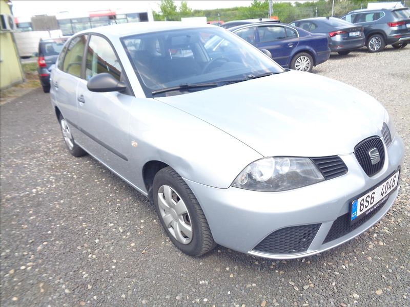 Seat Ibiza 1,4 16 V  první majitel - fotka 9 z 15