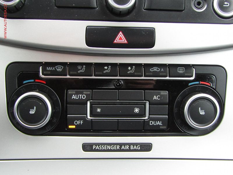 Volkswagen Passat (2011) 1.4 TSi, AC, výhřev sed - fotka 14 z 20