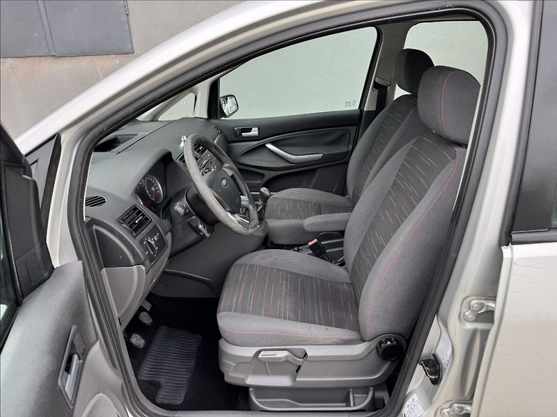 Ford C-MAX 1,6 TDCi 66kW klima - fotka 23 z 45