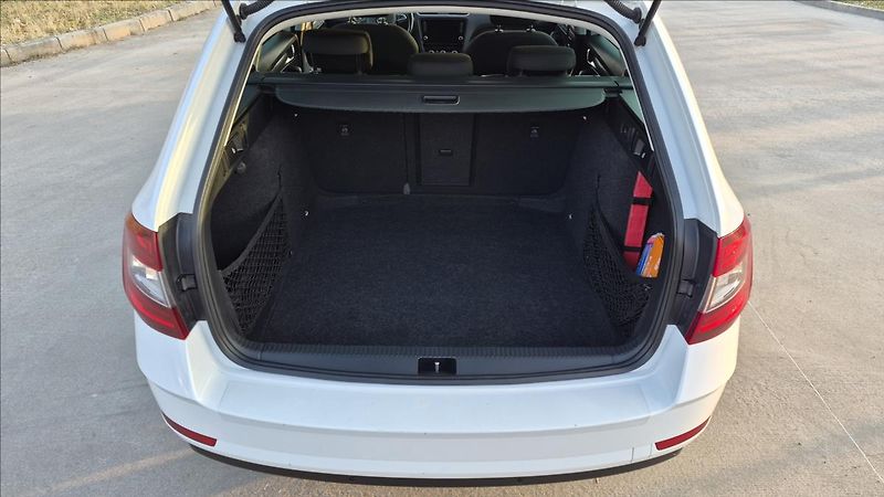 Škoda Octavia 1,5 TSI 110Kw STYLE ČR DPH - fotka 9 z 22