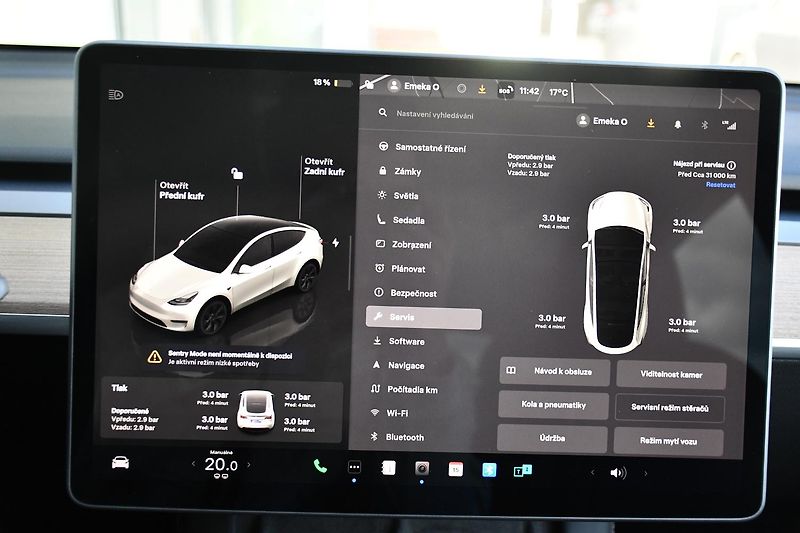 Tesla Model Y LONG RANGE DUAL REZERVACE - fotka 30 z 38