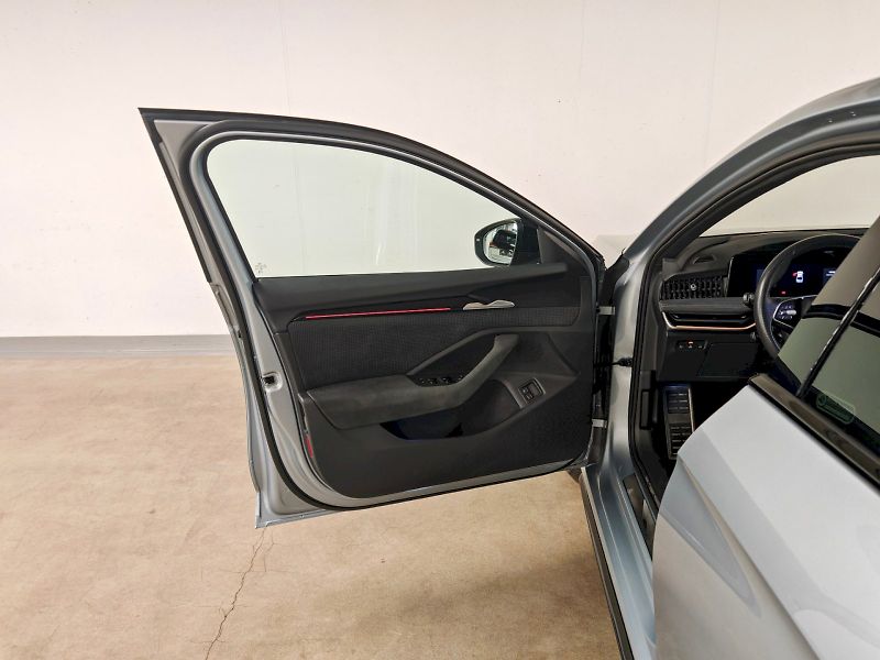 Škoda Superb (2025) iV 1.5 TSI 150 kW DSG Sportlin - fotka 23 z 34