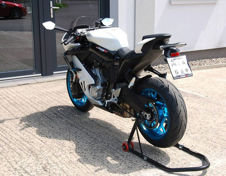 CFMOTO (2026) 675 SR-R - fotka 9 z 25