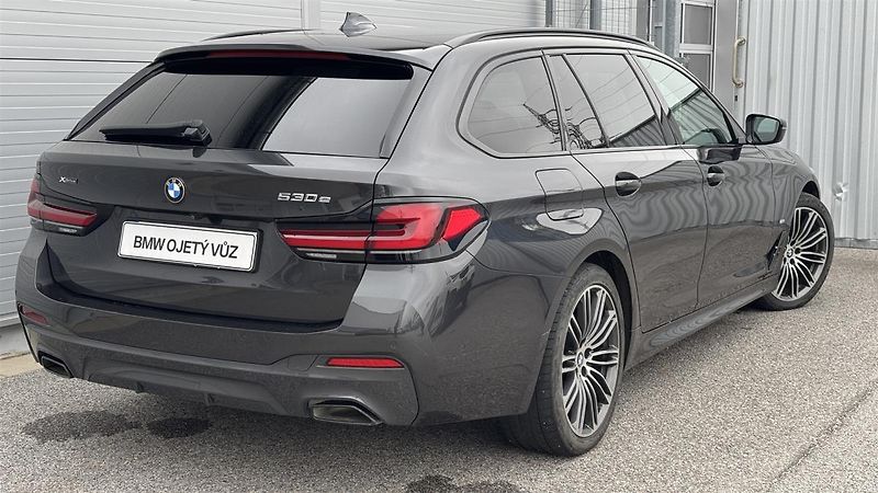 BMW Řada 5 530e xDrive Mpaket - fotka 2 z 14