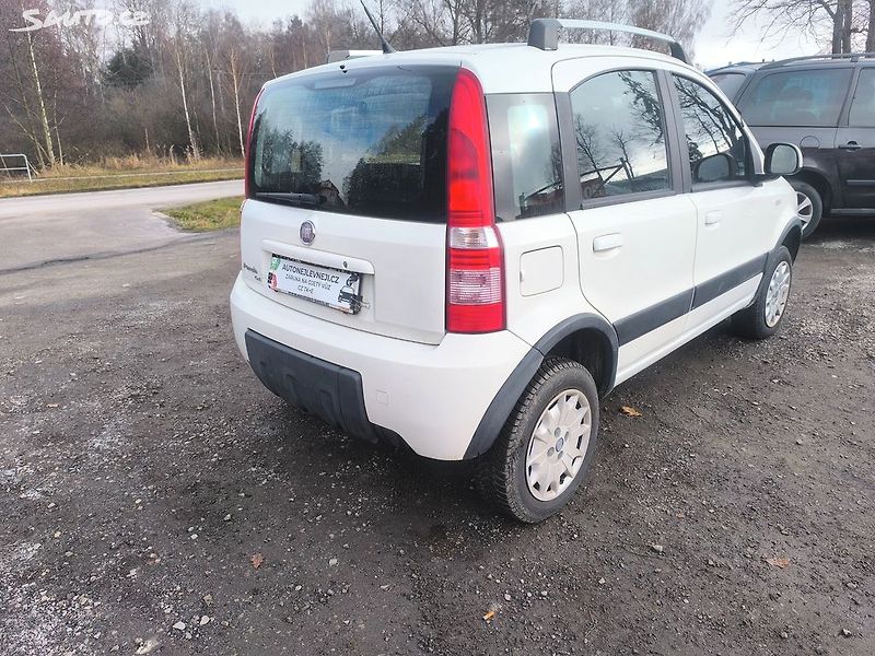 Fiat Panda (2011) 4X4,KRÁSNÁ,KLIMA,SERVIS,1MAJ56 - fotka 3 z 22