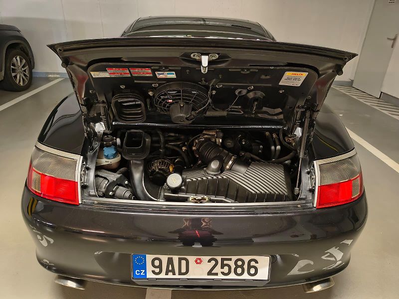 Porsche 911 CARRERA 4 - fotka 9 z 20