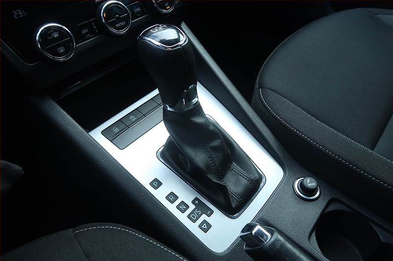Škoda Octavia (2018) 1.6 TDI, Automat, Navi - fotka 13 z 24
