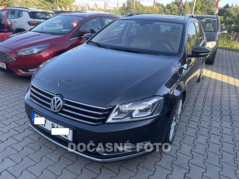 Volkswagen Passat (2011) 2.0TDi 4x4, AT, navi, bixen - fotka 1 z 3