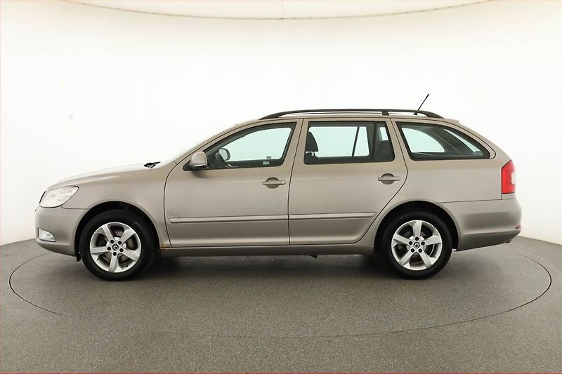 Škoda Octavia (2011) 1.6 TDI, Serv.kniha, Tempomat - fotka 3 z 15