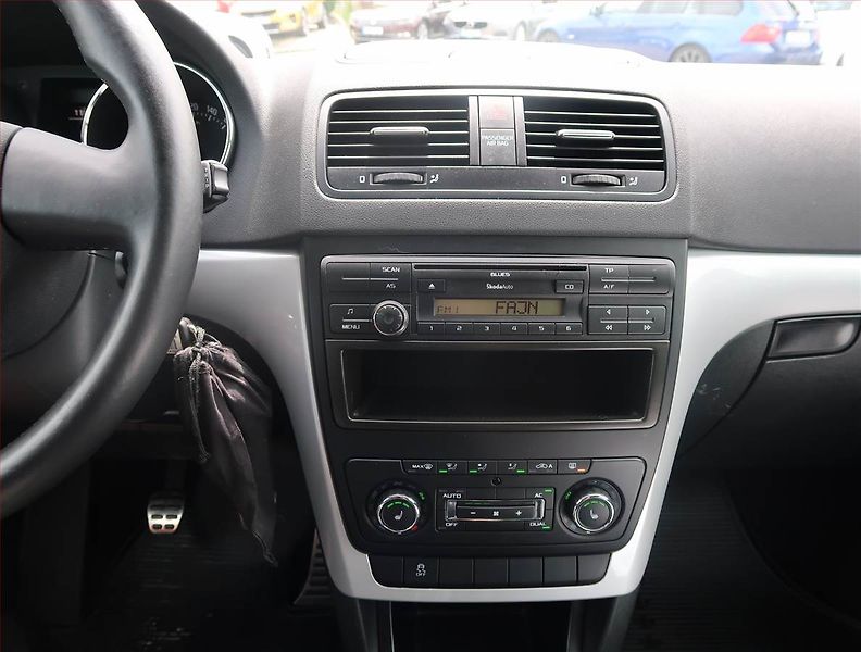 Škoda Yeti (2011) 2.0 TDI, Serv.kniha, Tempomat - fotka 12 z 18