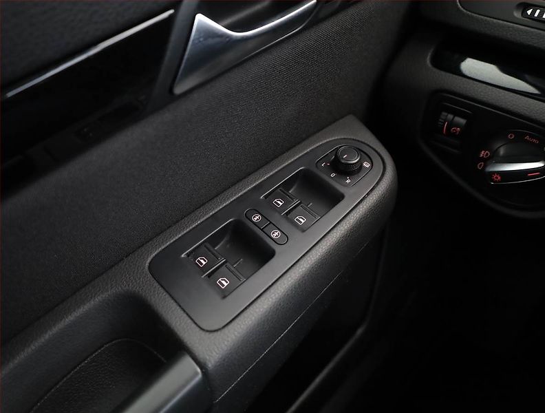 Seat Alhambra (2017) 2.0 TSI, Automat, 7 míst - fotka 18 z 21