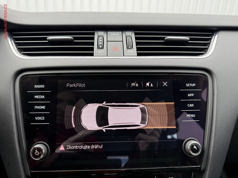 Škoda Octavia (2017) 1.8TSi 4x4, 2.maj,ČR, Style - fotka 16 z 19
