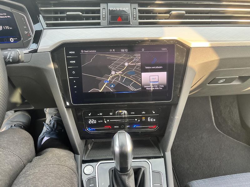 Volkswagen Passat 1.4GTE 160KW,TZ,2xALU,1MAJ - fotka 39 z 48