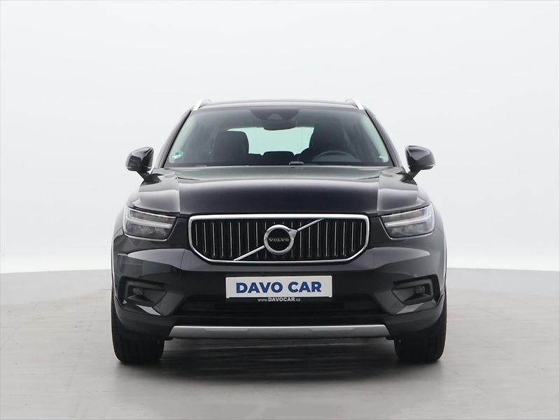Volvo XC40 2,0 D3 110kW Aut. Inscription - fotka 2 z 32
