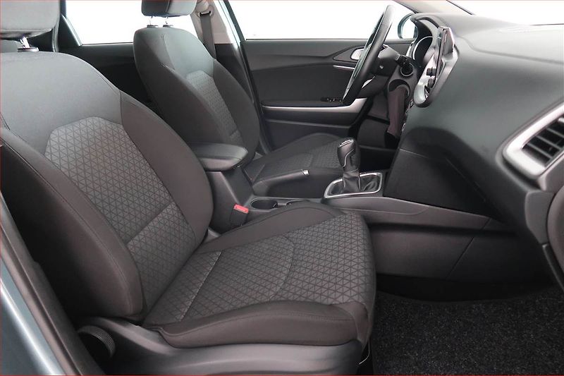 Kia Ceed (2023) Spin 1.0 T-GDI, SPIN, DPH - fotka 9 z 17
