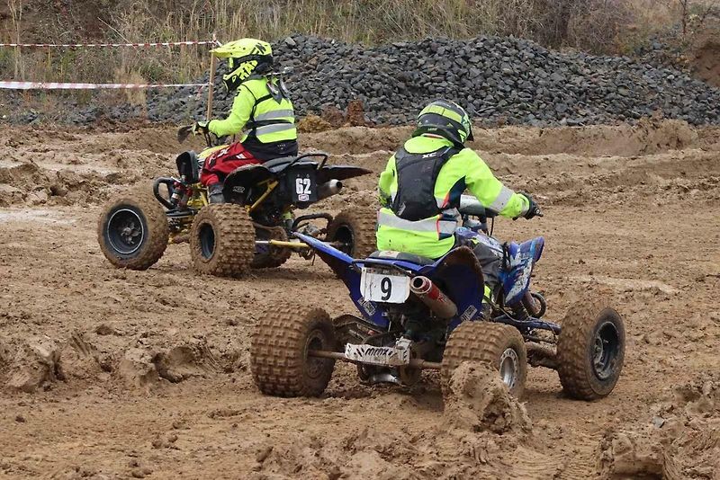 Offroad Maraton Most 2025 v lomu v Braňanech.