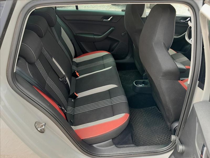 Škoda Rapid 1.2 TSi 81kW MONTE CARLO - fotka 28 z 53
