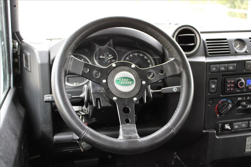 Land Rover Defender 110 2.4 TD4 90kW / PUMA / CZ - fotka 15 z 38