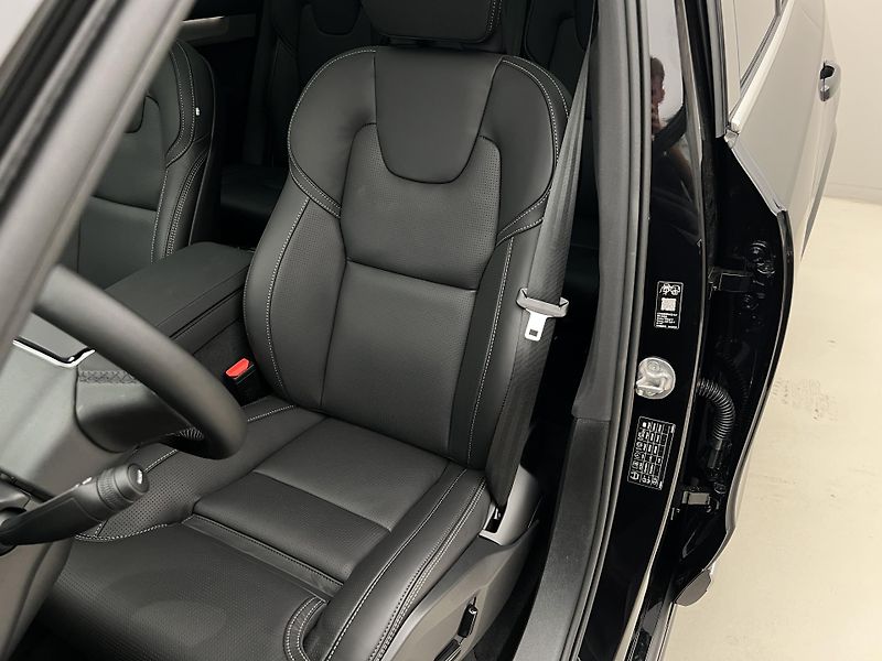 Volvo XC90 (2026) T8 AWD PLUS BRIGHT - fotka 28 z 45