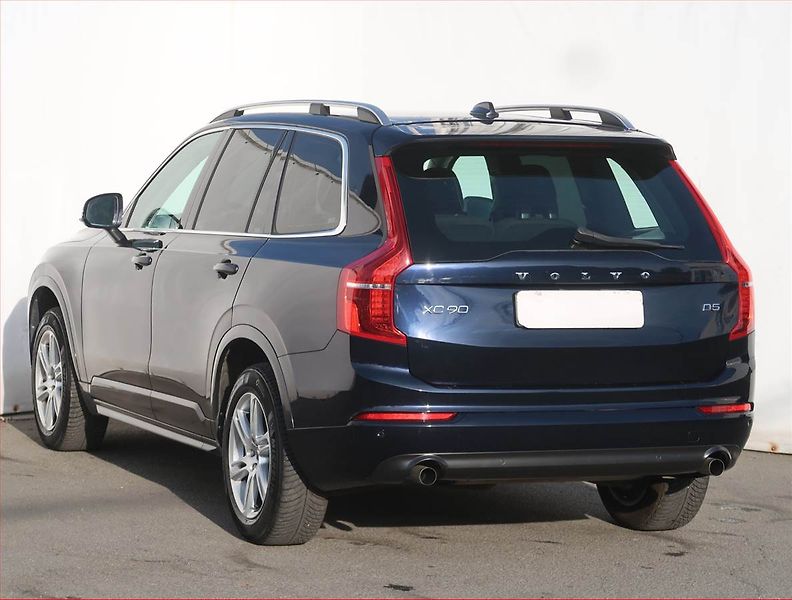 Volvo XC90 (2017) D5 AWD, 4X4, Automat, Navi - fotka 4 z 24