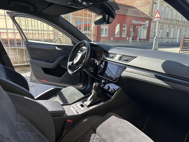 Škoda Superb (2022) SportLine - fotka 11 z 14