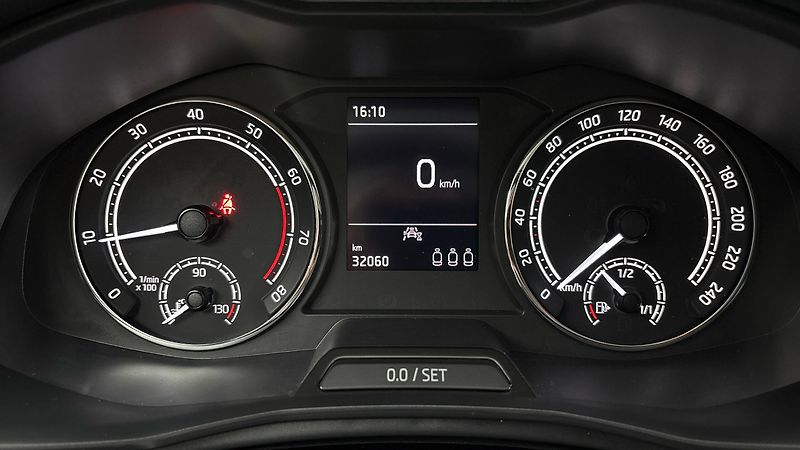Škoda Scala 1.0 TSI Ambition - fotka 10 z 23