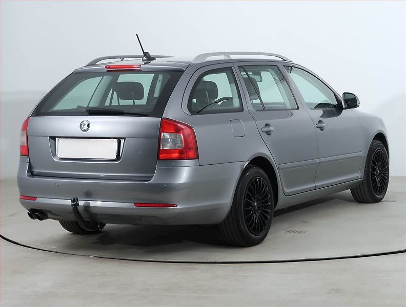 Škoda Octavia (2012) 1.4 TSI, Navi, Tempomat - fotka 5 z 21