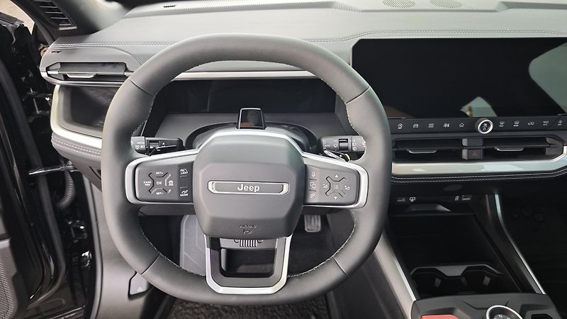 Jeep Compass (2026) Altitude hybrid 145PS automat  - fotka 24 z 42