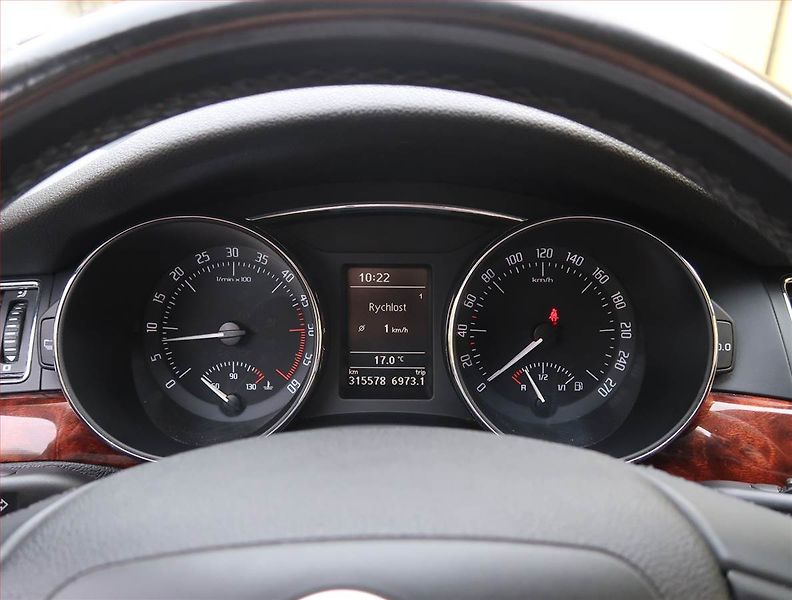 Škoda Superb (2011) 2.0 TDI, 4X4, Tempomat - fotka 11 z 21