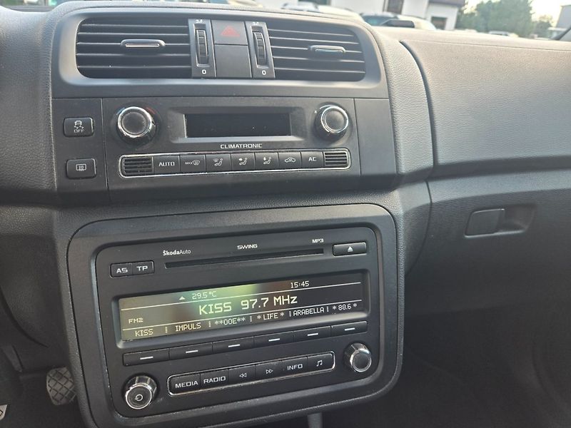 Škoda Roomster (2013) 1.2 TSI Serviska - fotka 9 z 26