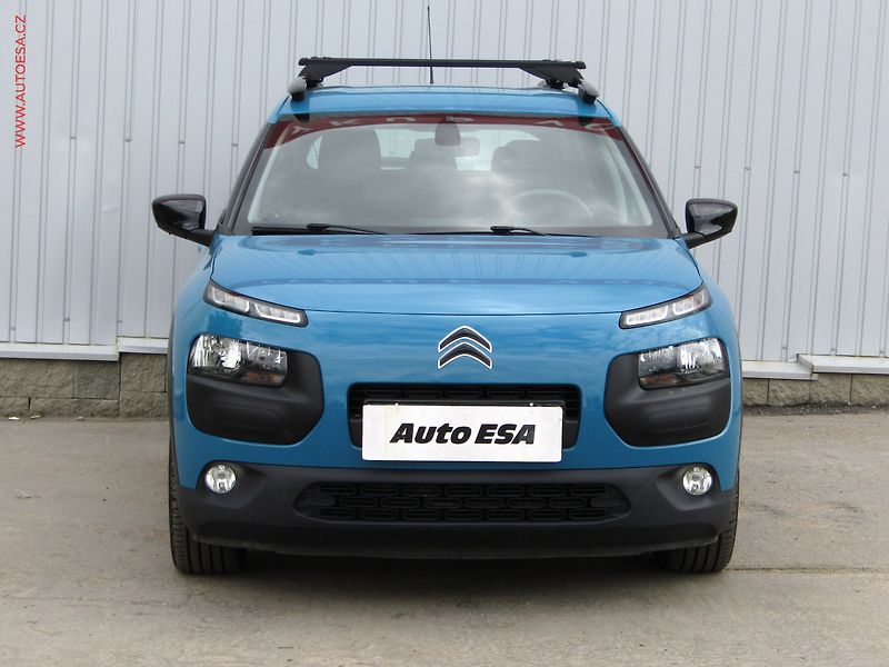 Citroën C4 Cactus (2018) 1.2 VTi, ČR, Feel, AT - fotka 2 z 18