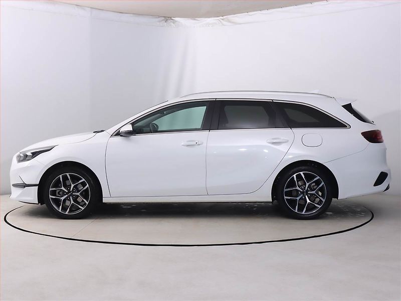 Kia Ceed (2025) 1.5 T-GDI - fotka 3 z 24