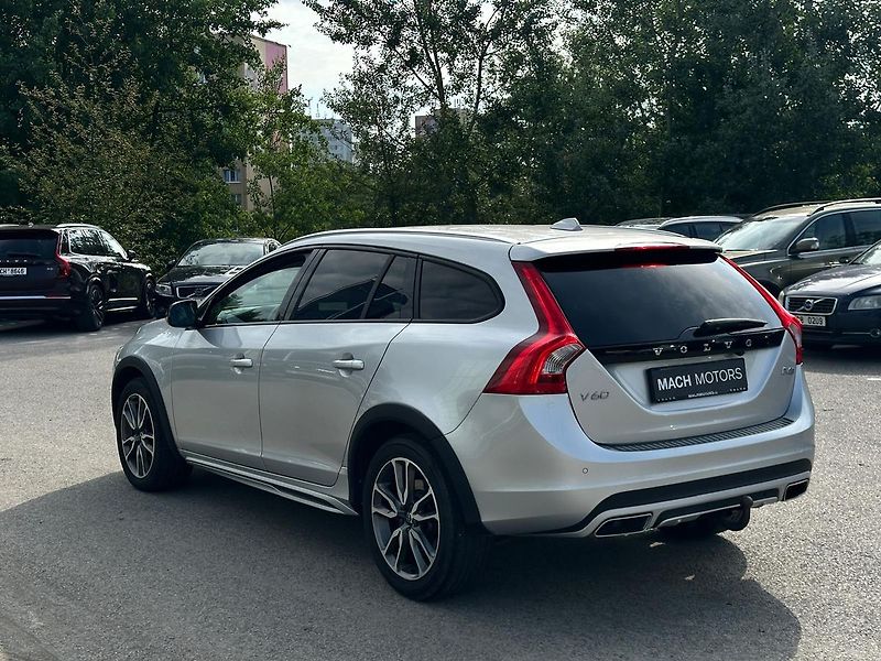 Volvo V60 D4 AWD Cross Country TZ DPH - fotka 4 z 18