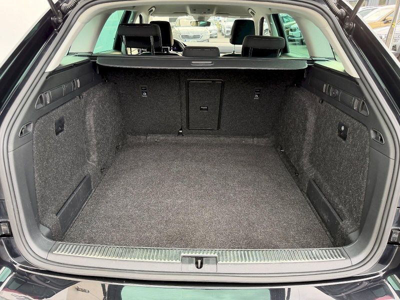 Škoda Superb (2022) 2.0 TDI 110kW DSG Business - fotka 34 z 35
