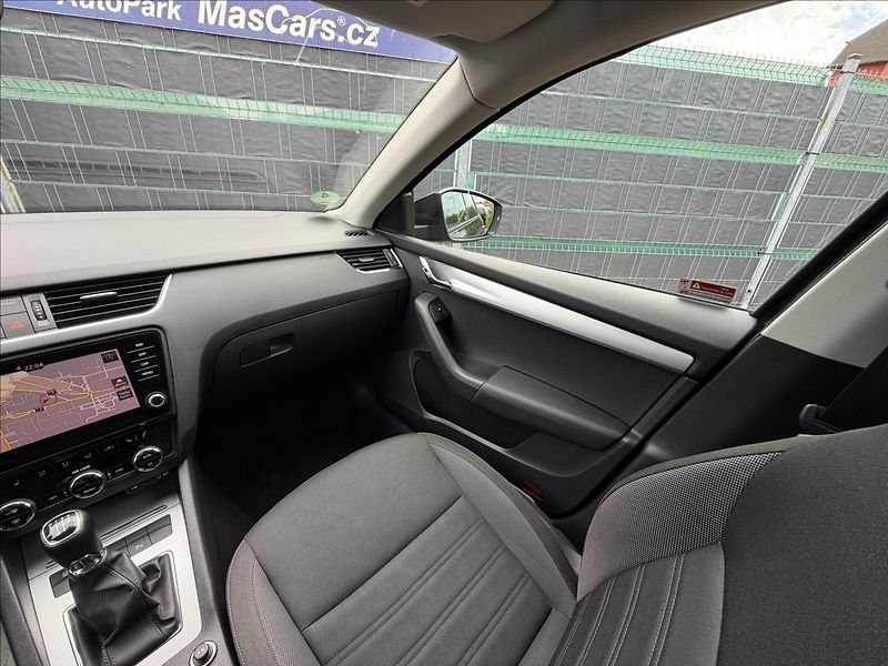 Škoda Octavia III 1.6 TDI Ambition - fotka 10 z 19