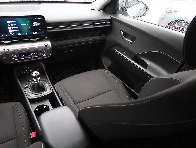 Hyundai Kona (2024) 1.0 T-GDI - fotka 8 z 20