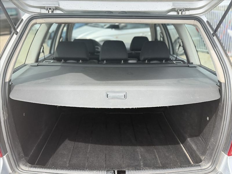 Volkswagen Golf 1,9 TDI 74kW - fotka 20 z 24