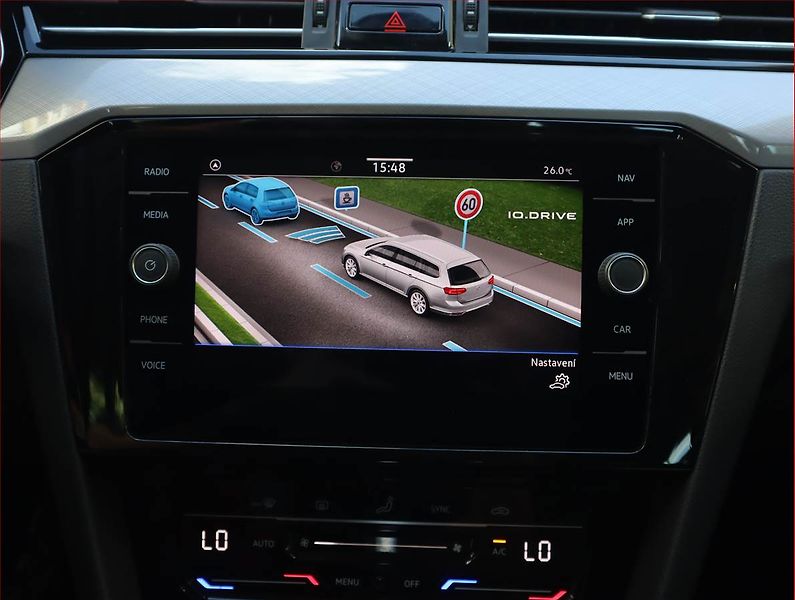 Volkswagen Passat (2021) Business 2.0 TDI, Automat - fotka 22 z 27