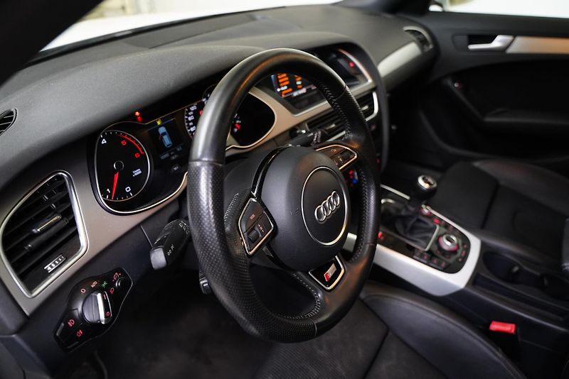 Audi A4 - fotka 13 z 25