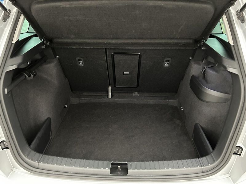Škoda Karoq 1.5 TSI Style - fotka 25 z 26